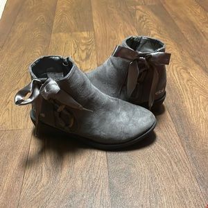 Suede girls boot with satin ribbon on side